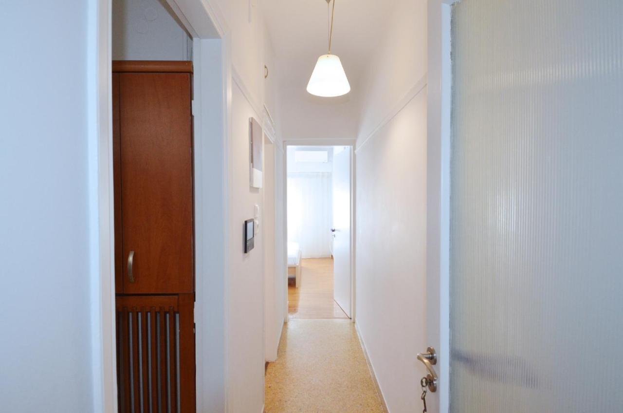 Apartment In The Heart Of Athens Next To Metro Buitenkant foto