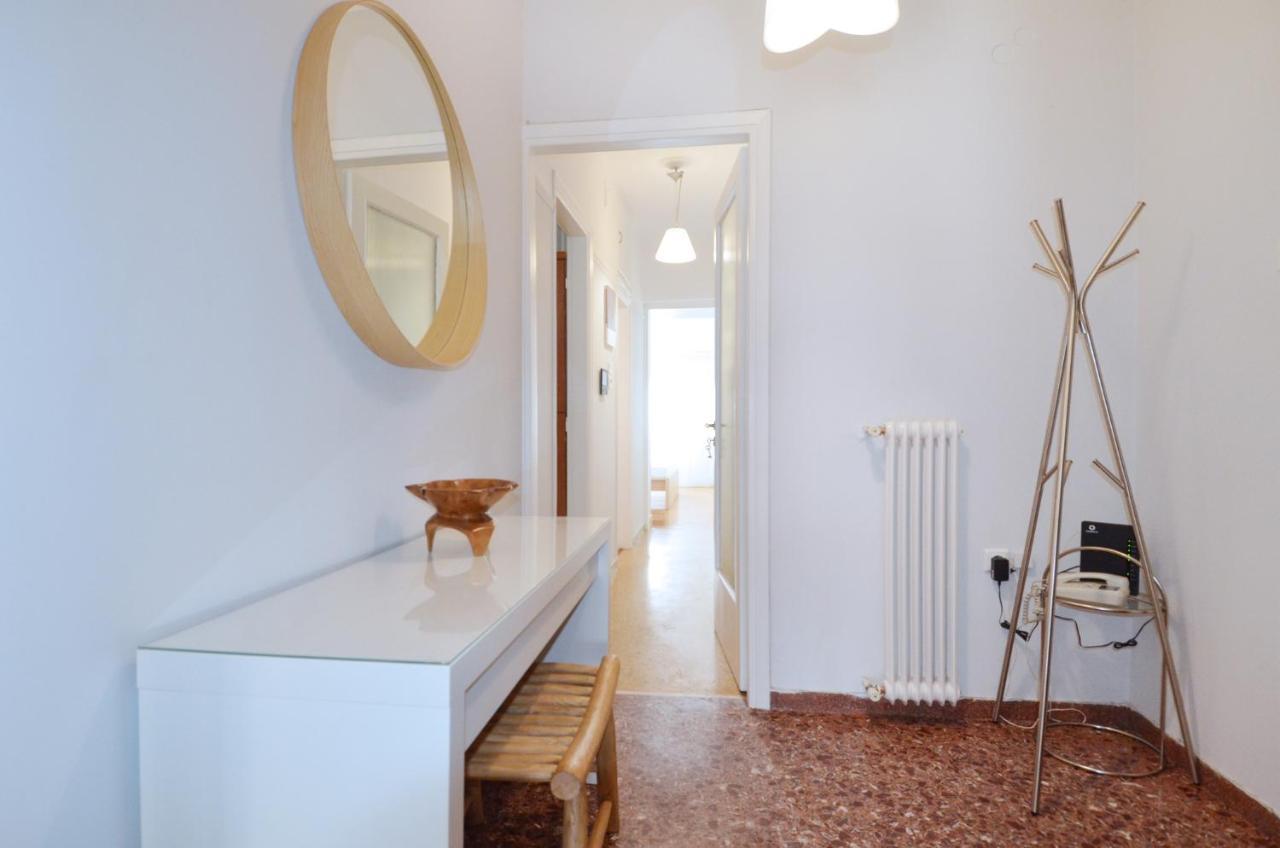 Apartment In The Heart Of Athens Next To Metro Buitenkant foto